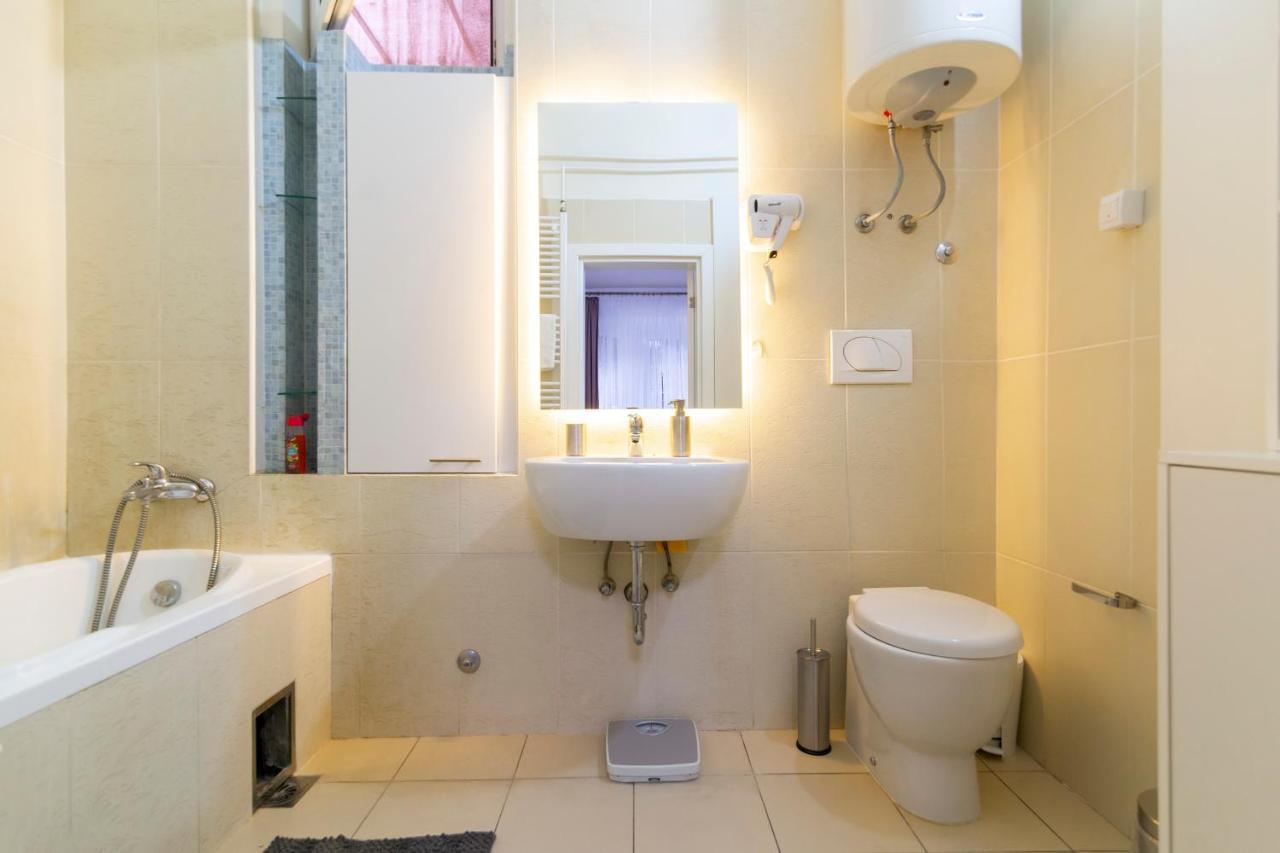 Jevrejska - Central Apartment With Free Parking Újvidék Kültér fotó